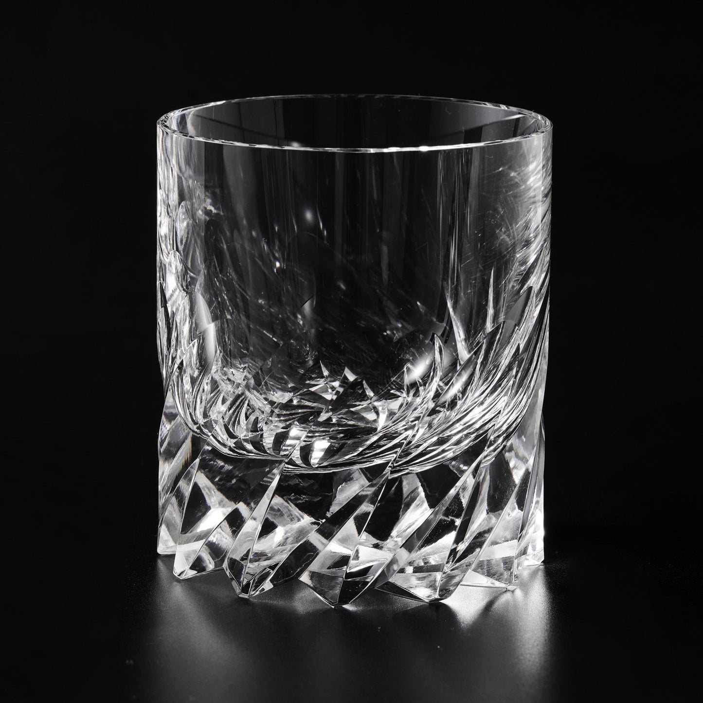 lovecove Hand-Cut Whirlwind Crystal Whiskey Glass image 7