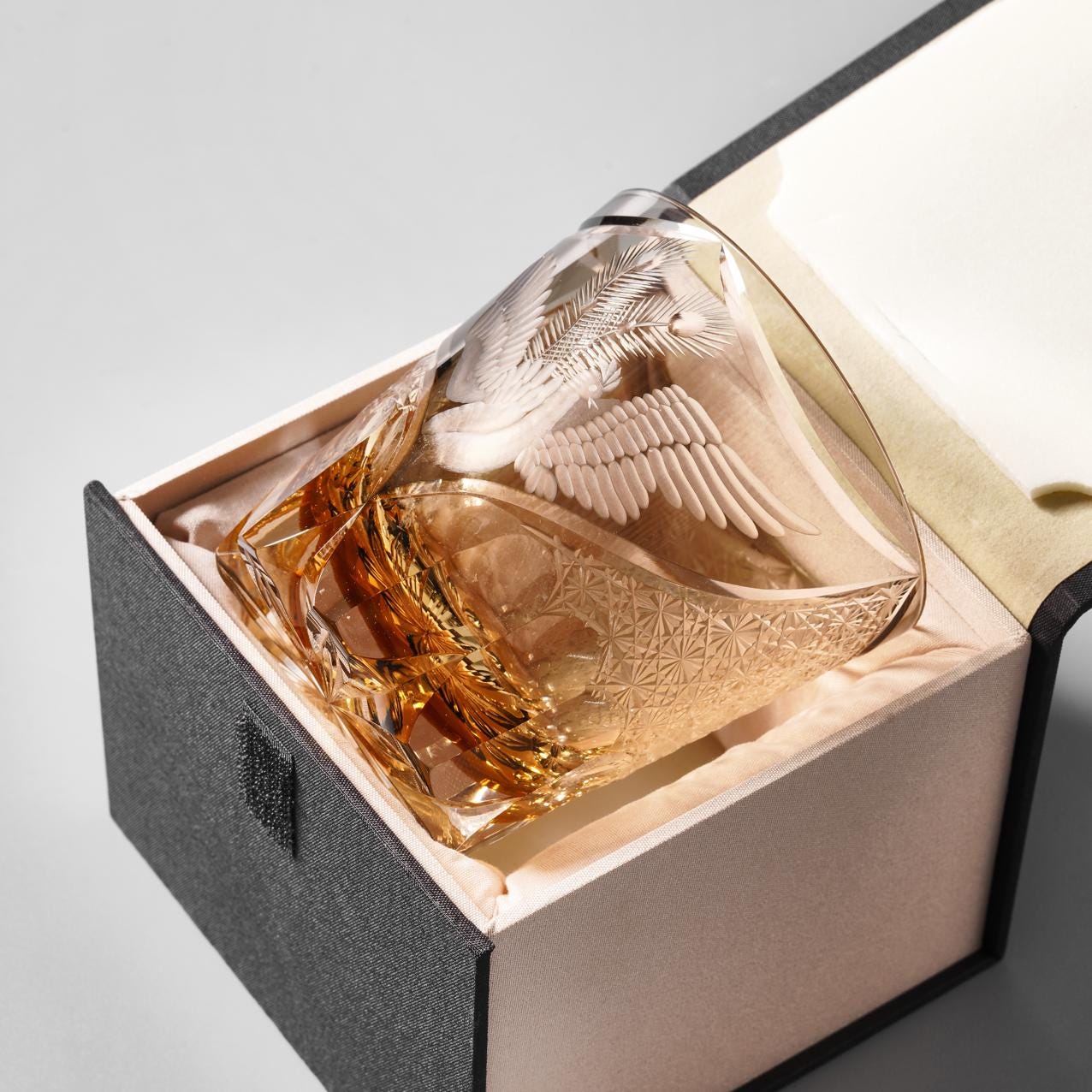lovecove Hand Cut Luxury Phoenix Crystal Whiskey Glass – product image 5