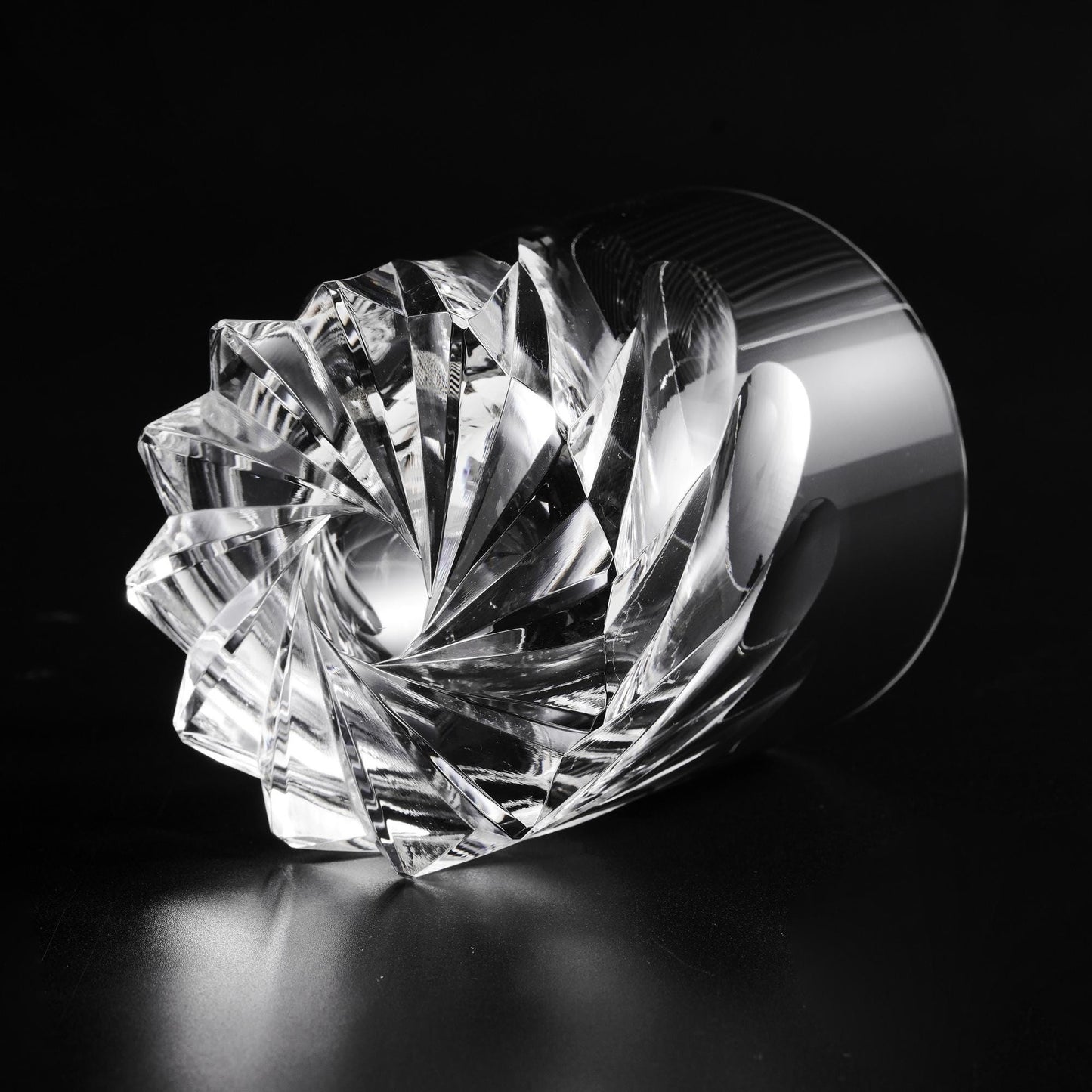 Vitraelle Crystal Cut Lead-free Heavy Whiskey Glass – product image 6
