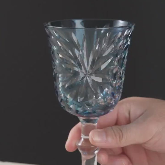 Vitraelle Hand-Cut Crystal Cocktail Glass video 1