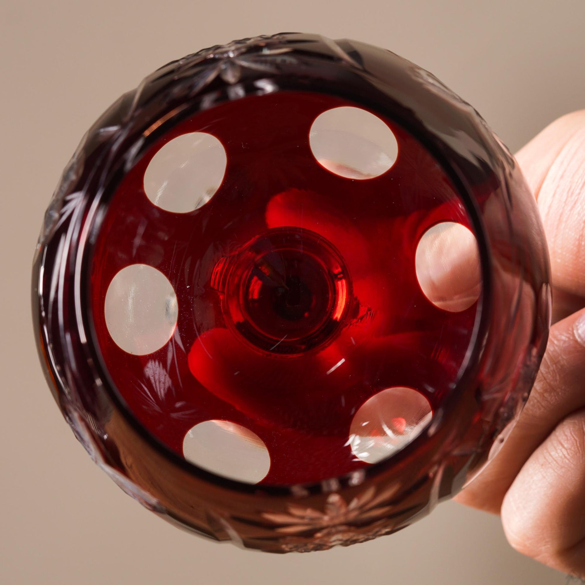 Vitraelle Round-Cut Crystal Wine Glass image 5