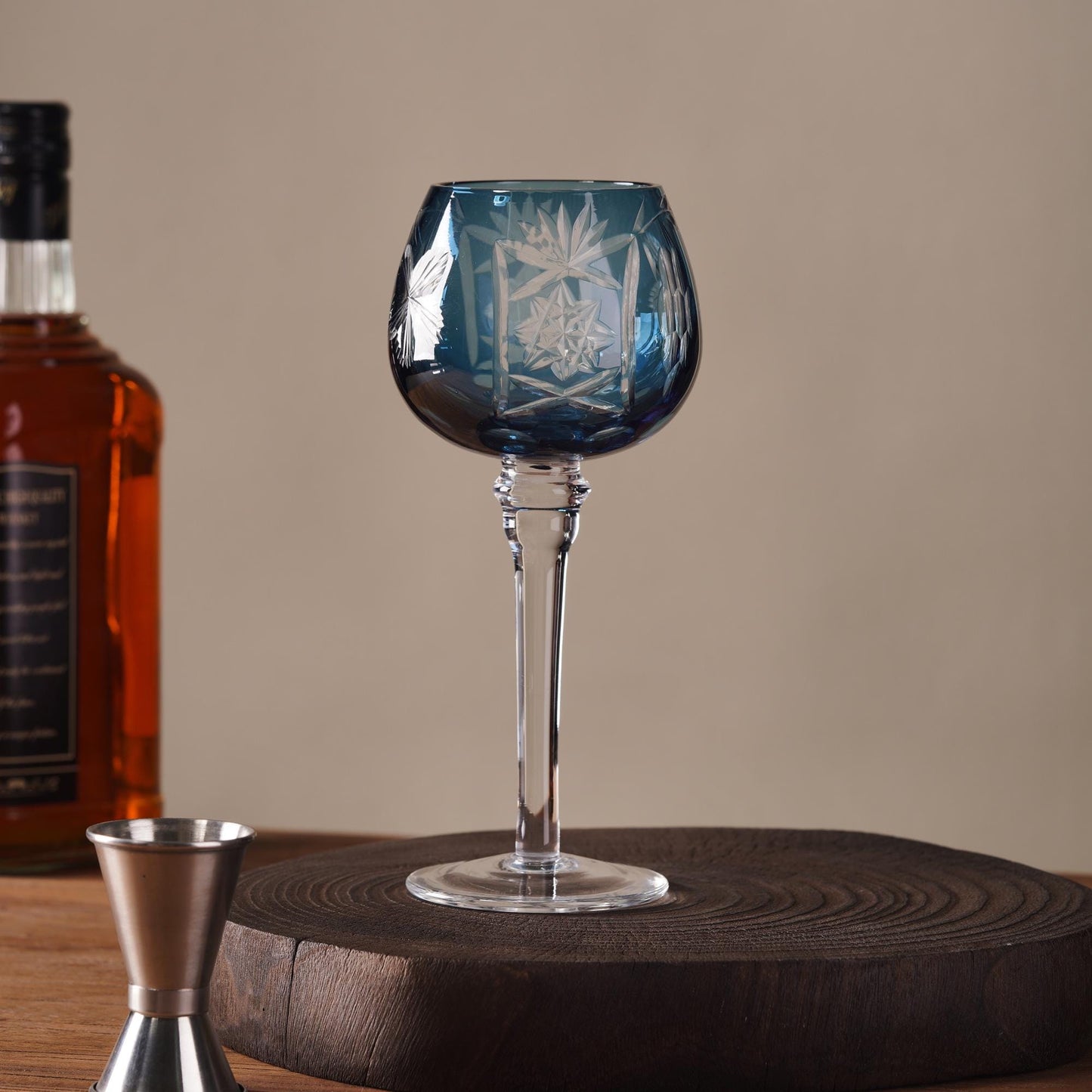 Vitraelle Round-Cut Crystal Wine Glass image 8