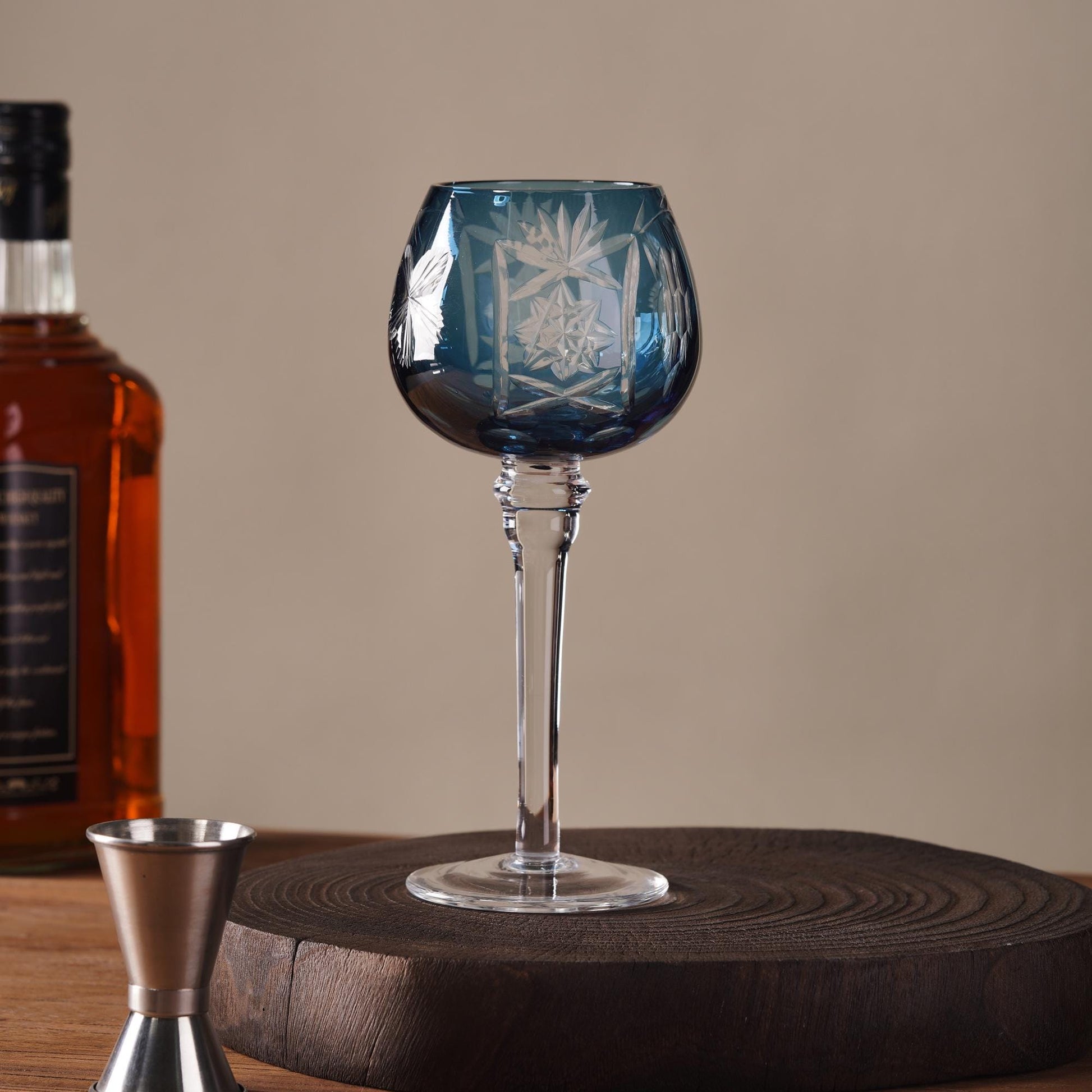 Vitraelle Round-Cut Crystal Wine Glass image 8